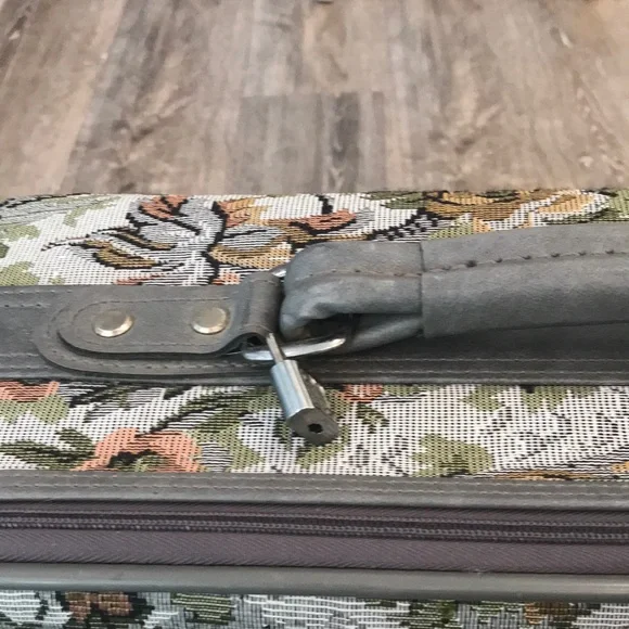 Jordache Patterned Luggage Set - Picture 13 of 16